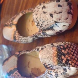 Cute flat shoes